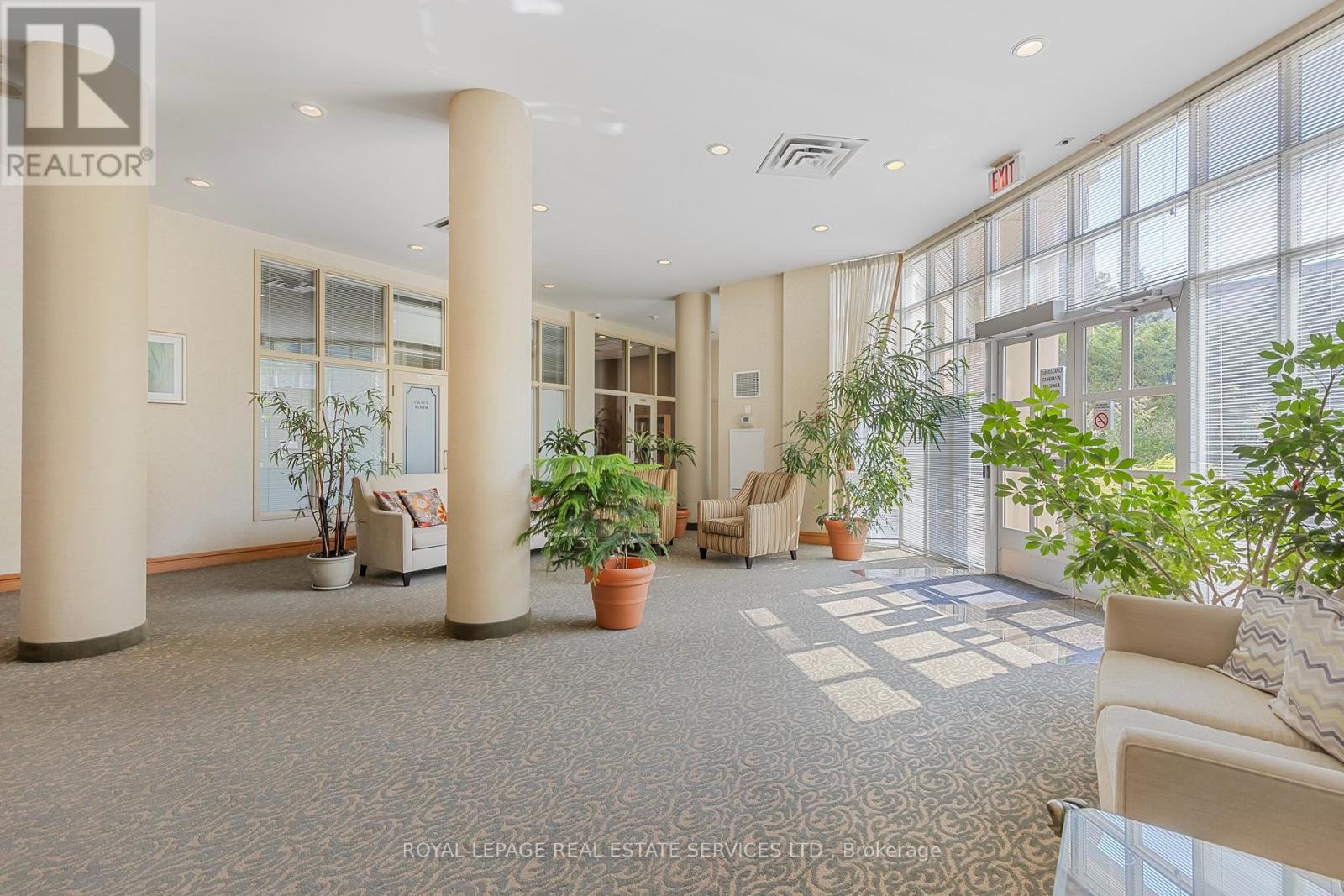 202 - 11 Thorncliffe Park Drive, Toronto, Ontario  M4H 1P3 - Photo 9 - C13071874