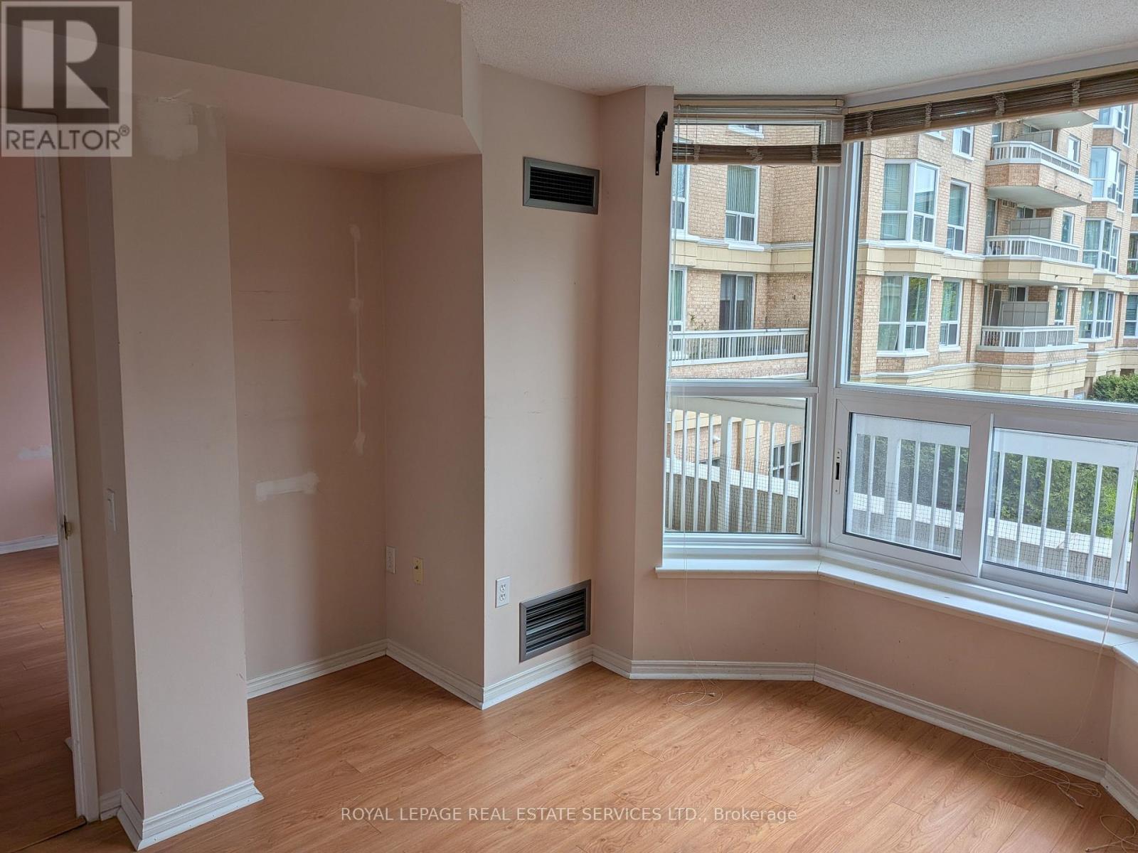 202 - 11 Thorncliffe Park Drive, Toronto, Ontario  M4H 1P3 - Photo 14 - C13071874