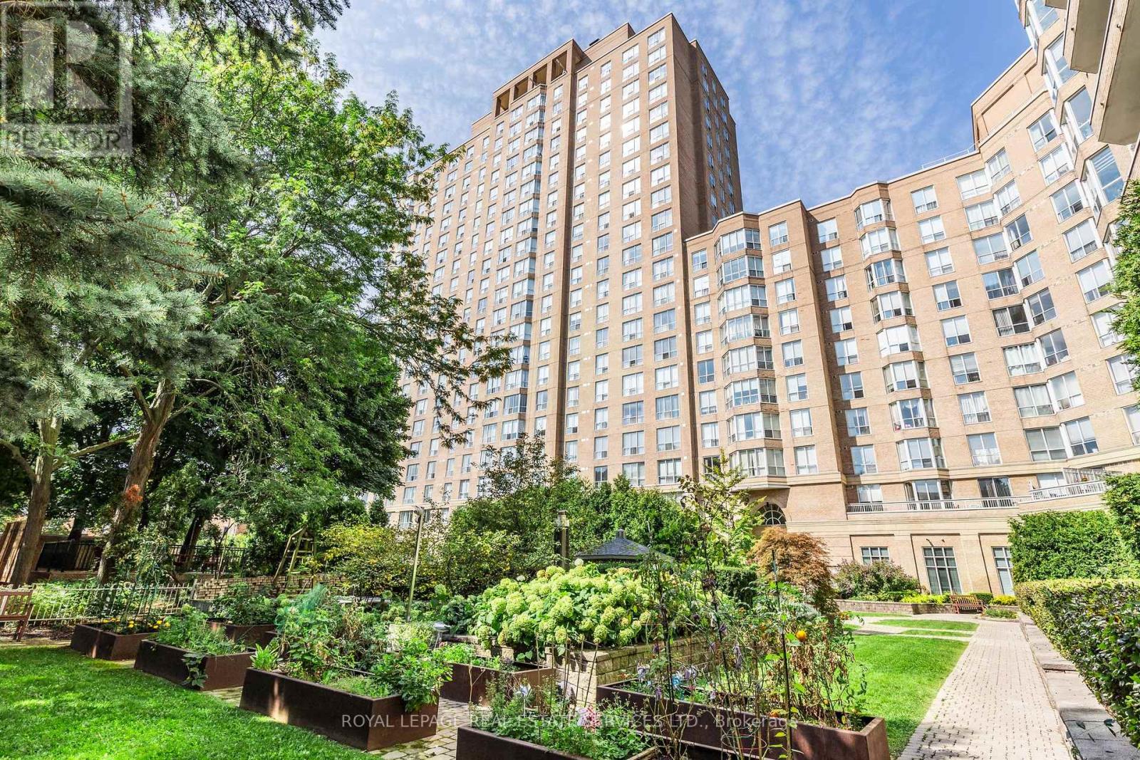 202 - 11 Thorncliffe Park Drive, Toronto, Ontario  M4H 1P3 - Photo 8 - C13071874