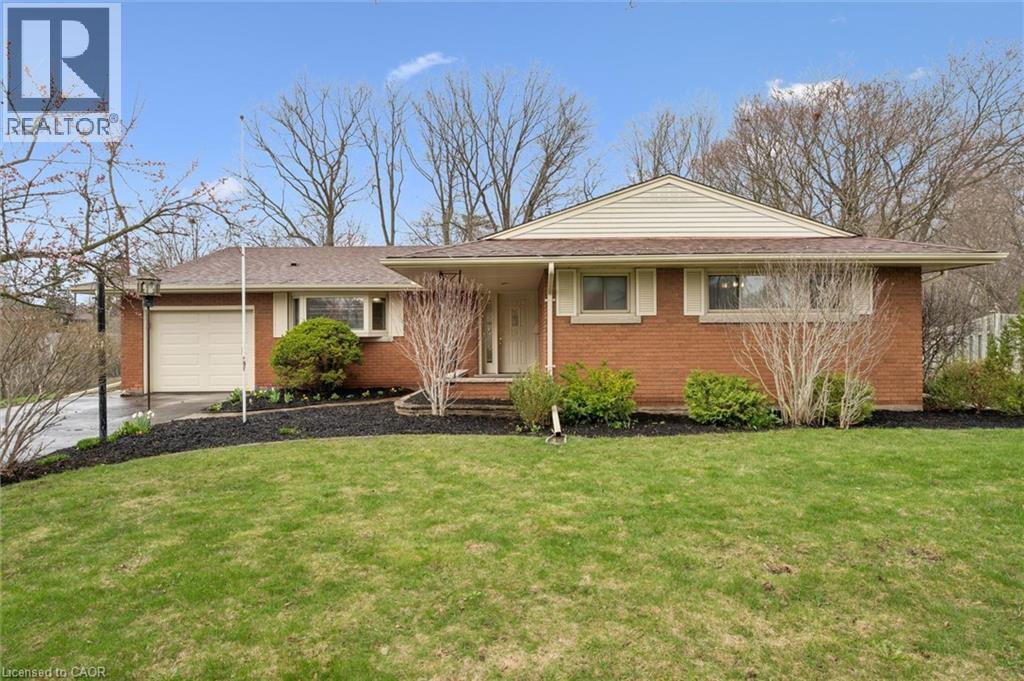 30 STONYBROOK Drive, Kitchener, Ontario
