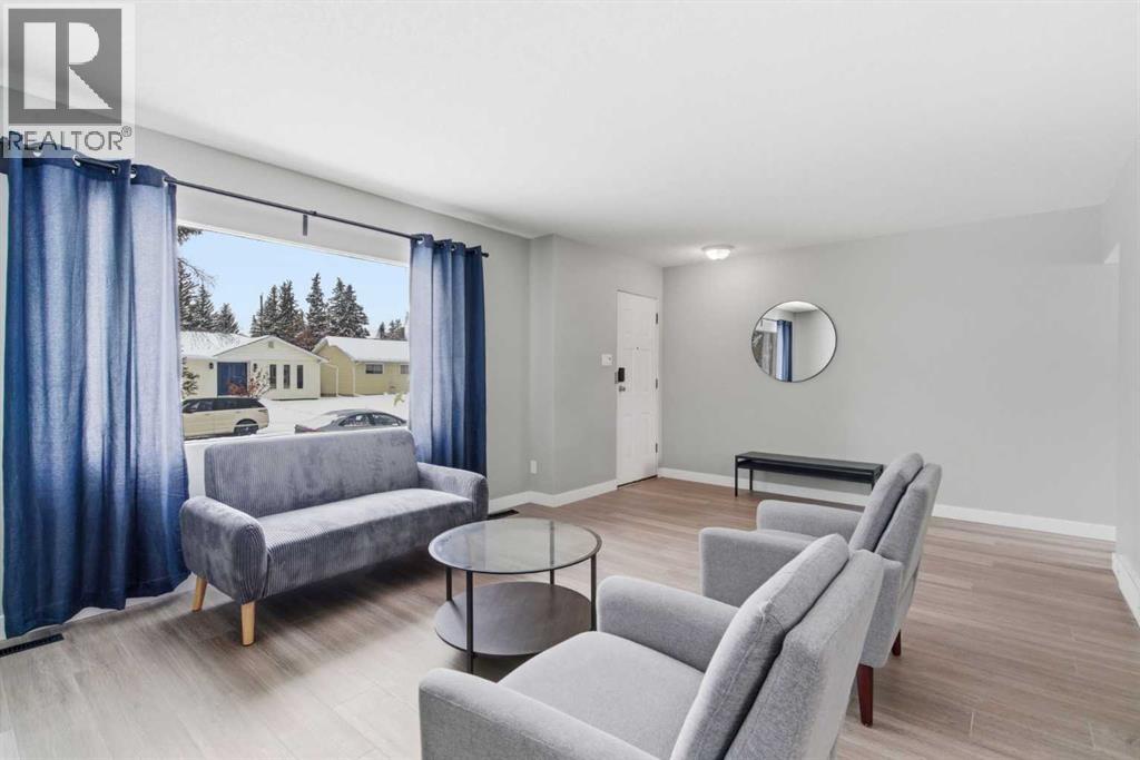 173 Gordon Drive SW, Calgary, Alberta  T3E 5B1 - Photo 3 - A2303127