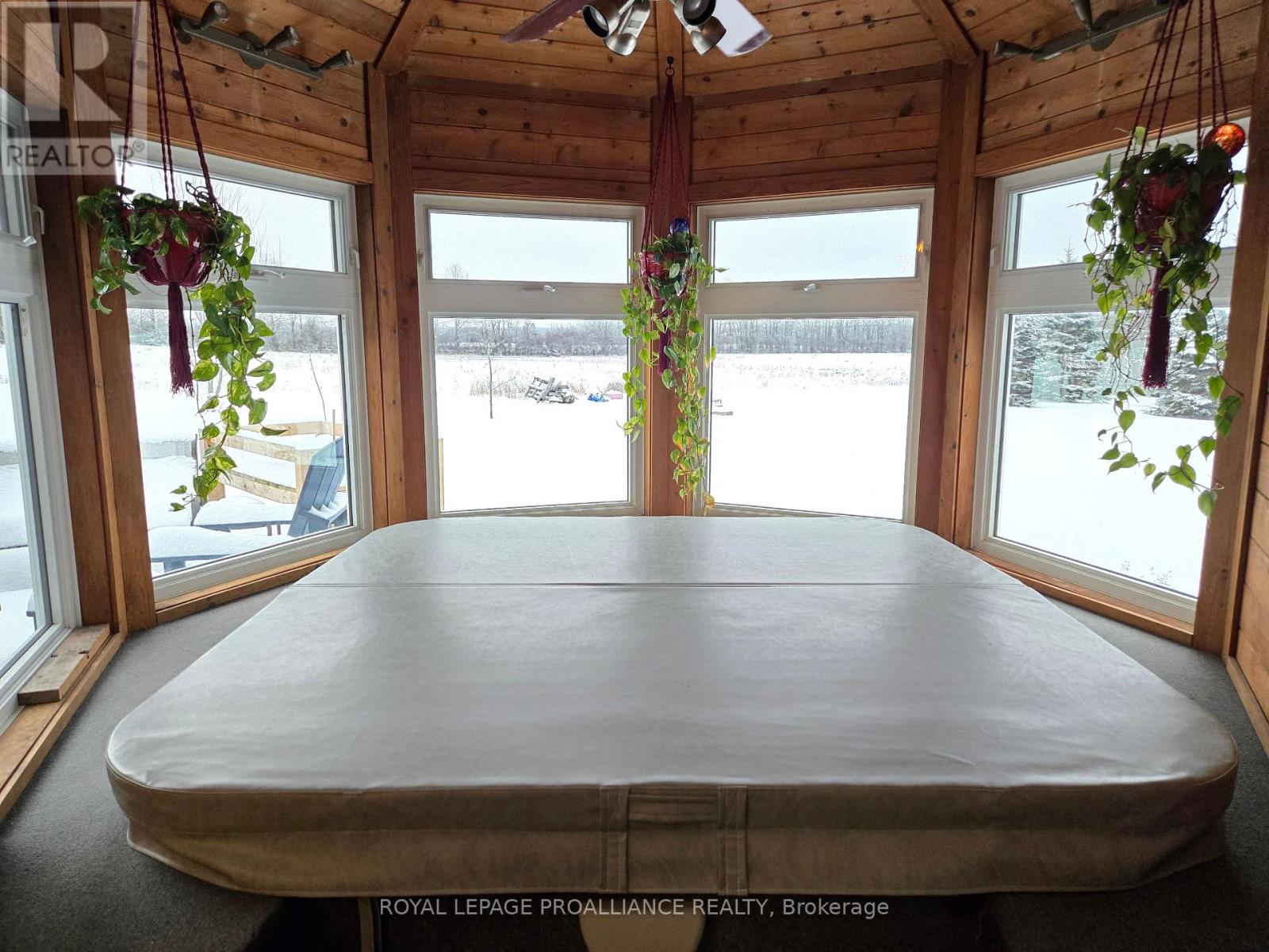 118 Hubbs Road, Prince Edward County, Ontario  K0K 1A0 - Photo 21 - X12774598