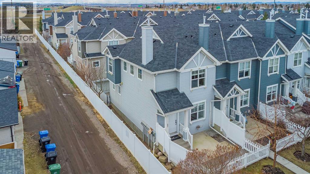 281 Elgin Gardens SE, Calgary, Alberta  T2Z 4T7 - Photo 3 - A2302034
