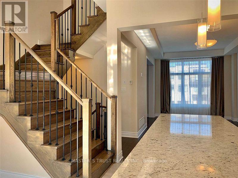 605 Marc Santi Boulevard, Vaughan, Ontario  L6A 4Z8 - Photo 5 - N13075346