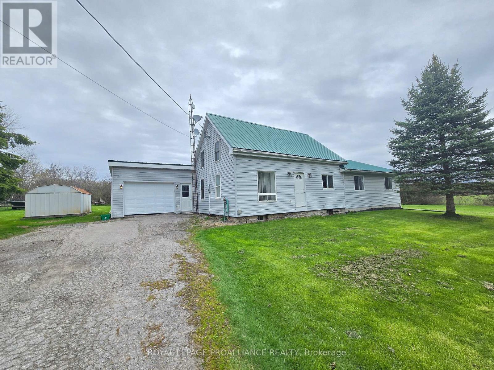 118 Hubbs Road, Prince Edward County, Ontario  K0K 1A0 - Photo 2 - X12774598