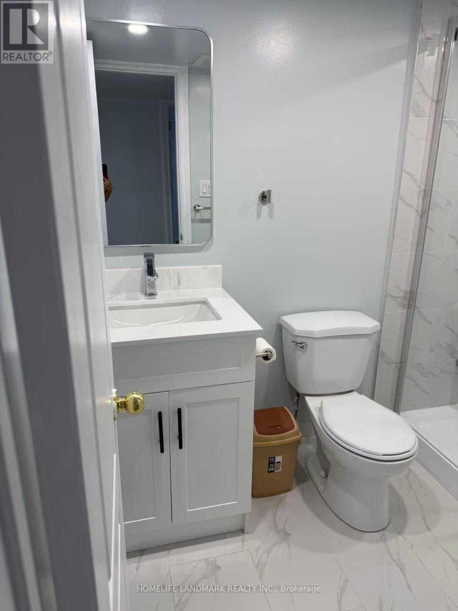 826 Winterton Way, Mississauga, Ontario  L5V 2A5 - Photo 10 - W13075348