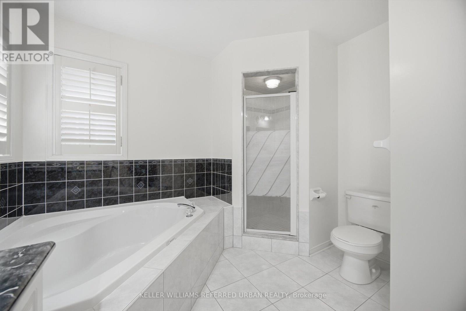 239 Drummond Drive, Vaughan, Ontario  L6A 3C1 - Photo 17 - N12981092