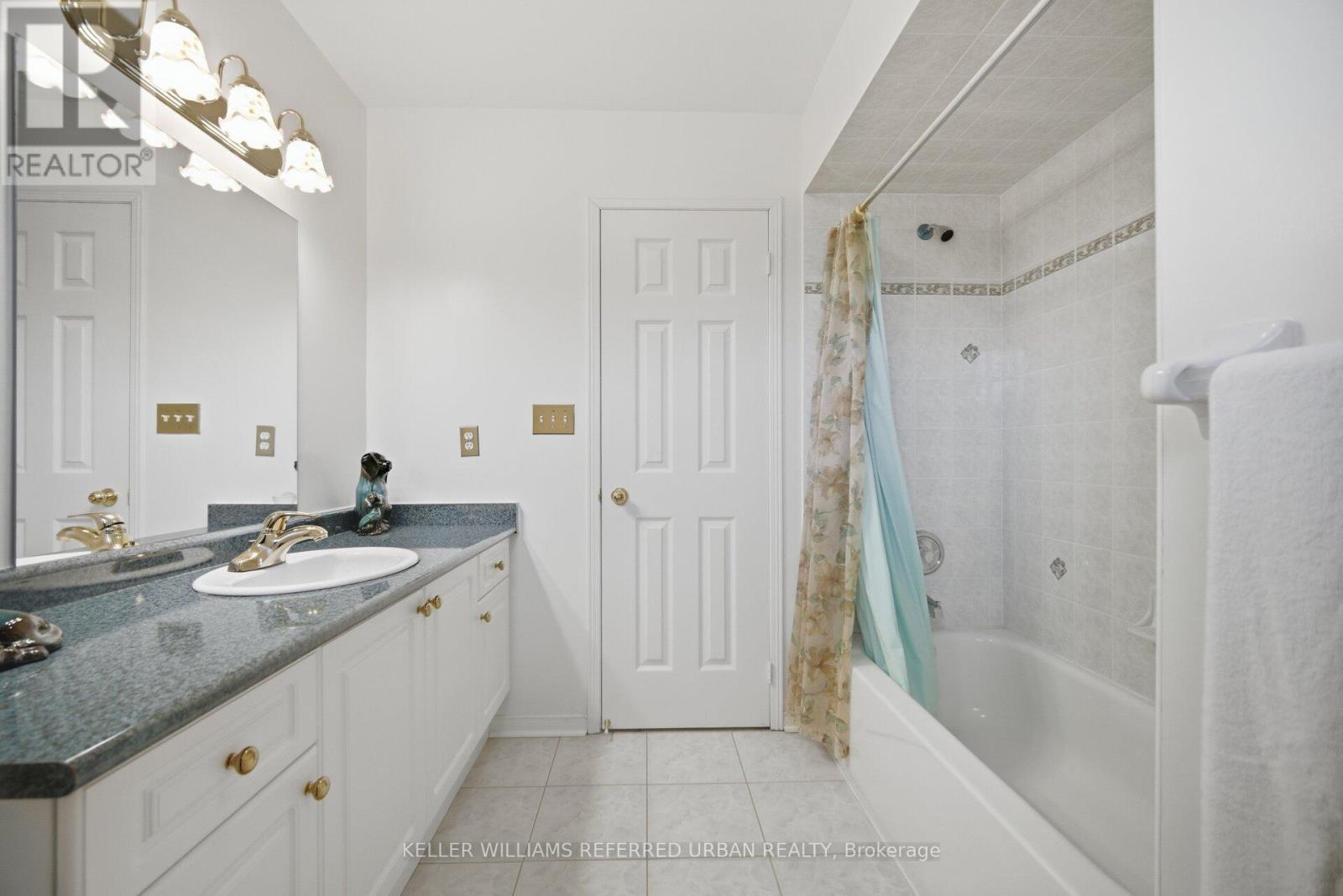 239 Drummond Drive, Vaughan, Ontario  L6A 3C1 - Photo 24 - N12981092