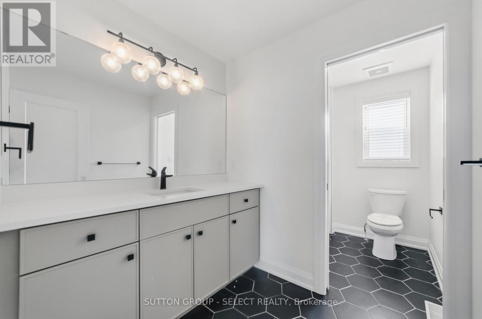 2273 Tokala Trail, London North, Ontario  N6G 0V8 - Photo 16 - X12763596