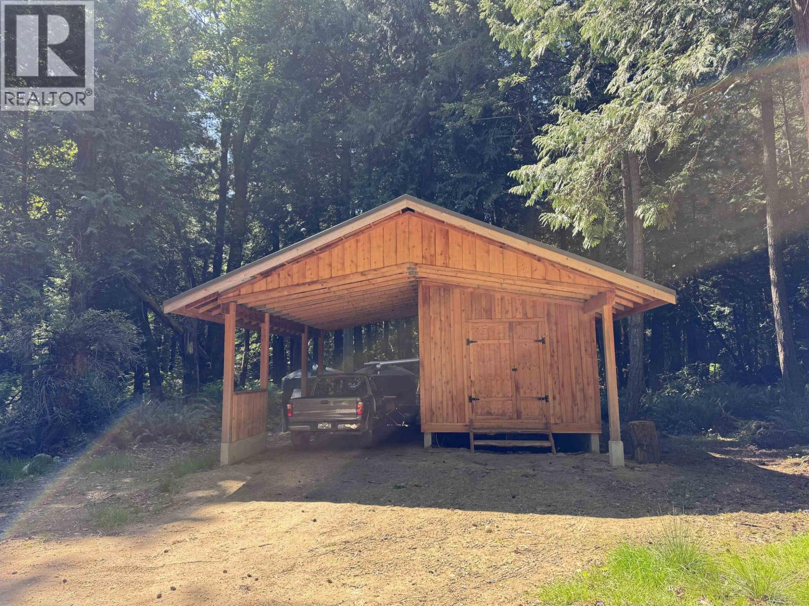 315 Hairy Elbow Road, Sechelt, British Columbia  V0N 3A0 - Photo 13 - R3101428
