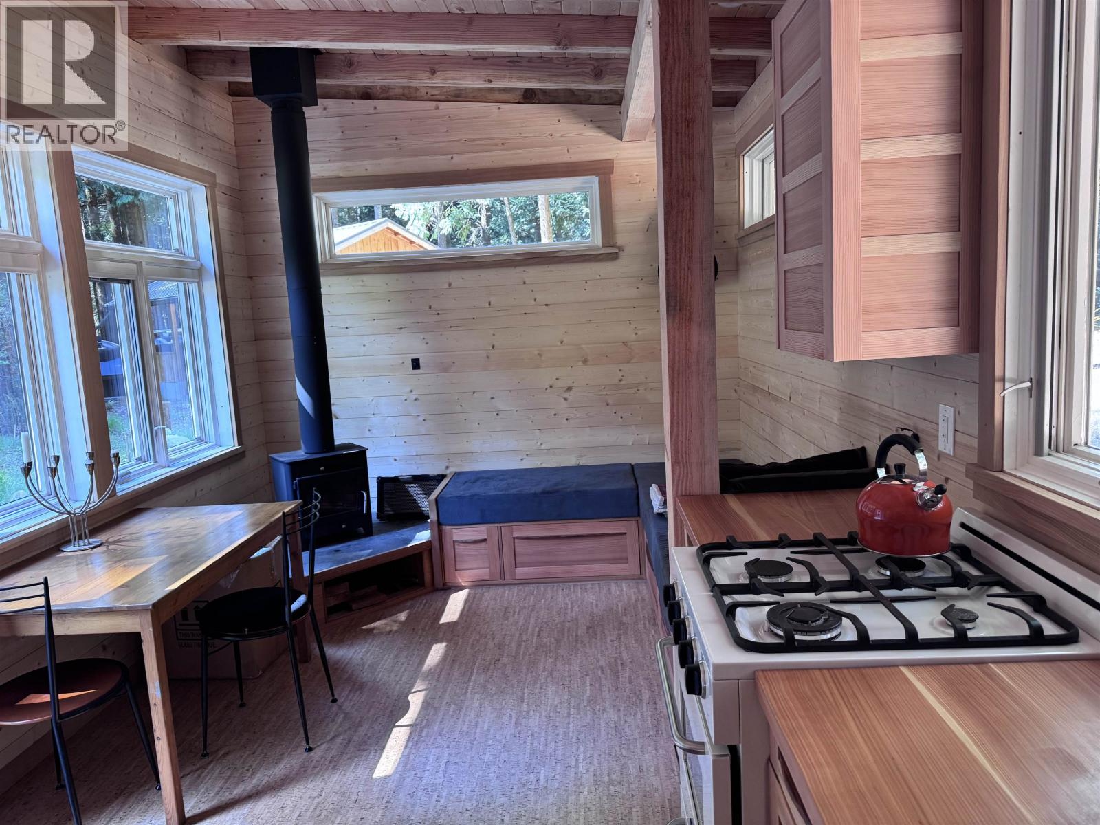 315 Hairy Elbow Road, Sechelt, British Columbia  V0N 3A0 - Photo 7 - R3101428