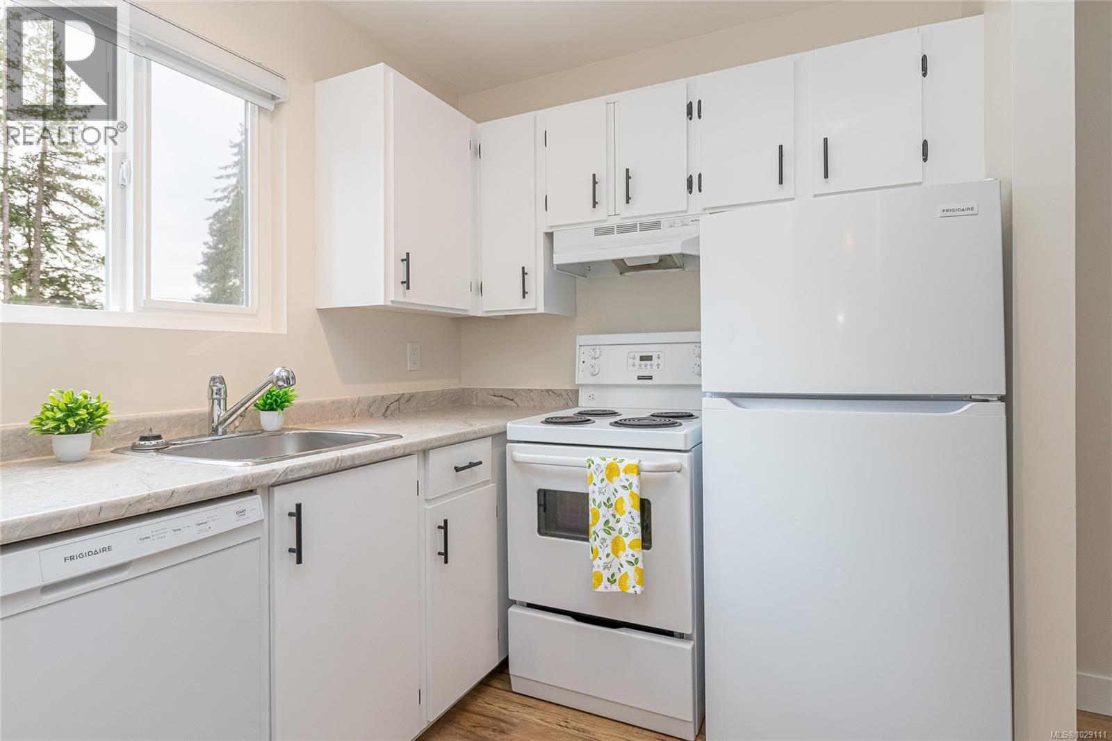 8 495 First Ave W, Qualicum Beach, British Columbia  V9K 1P1 - Photo 17 - 1029111