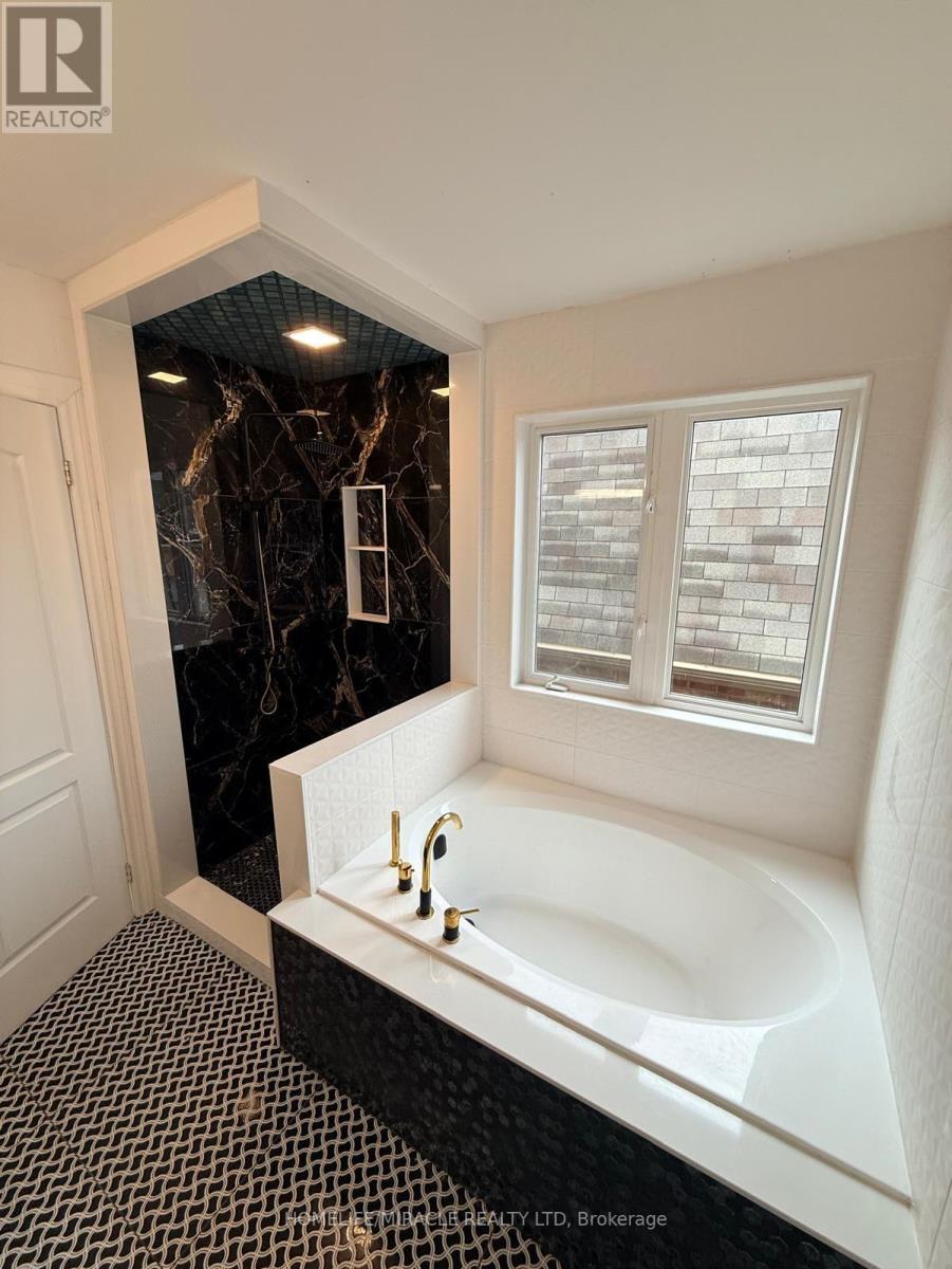 69 Headwater Crescent, Richmond Hill, Ontario  L4E 0T2 - Photo 16 - N13042478