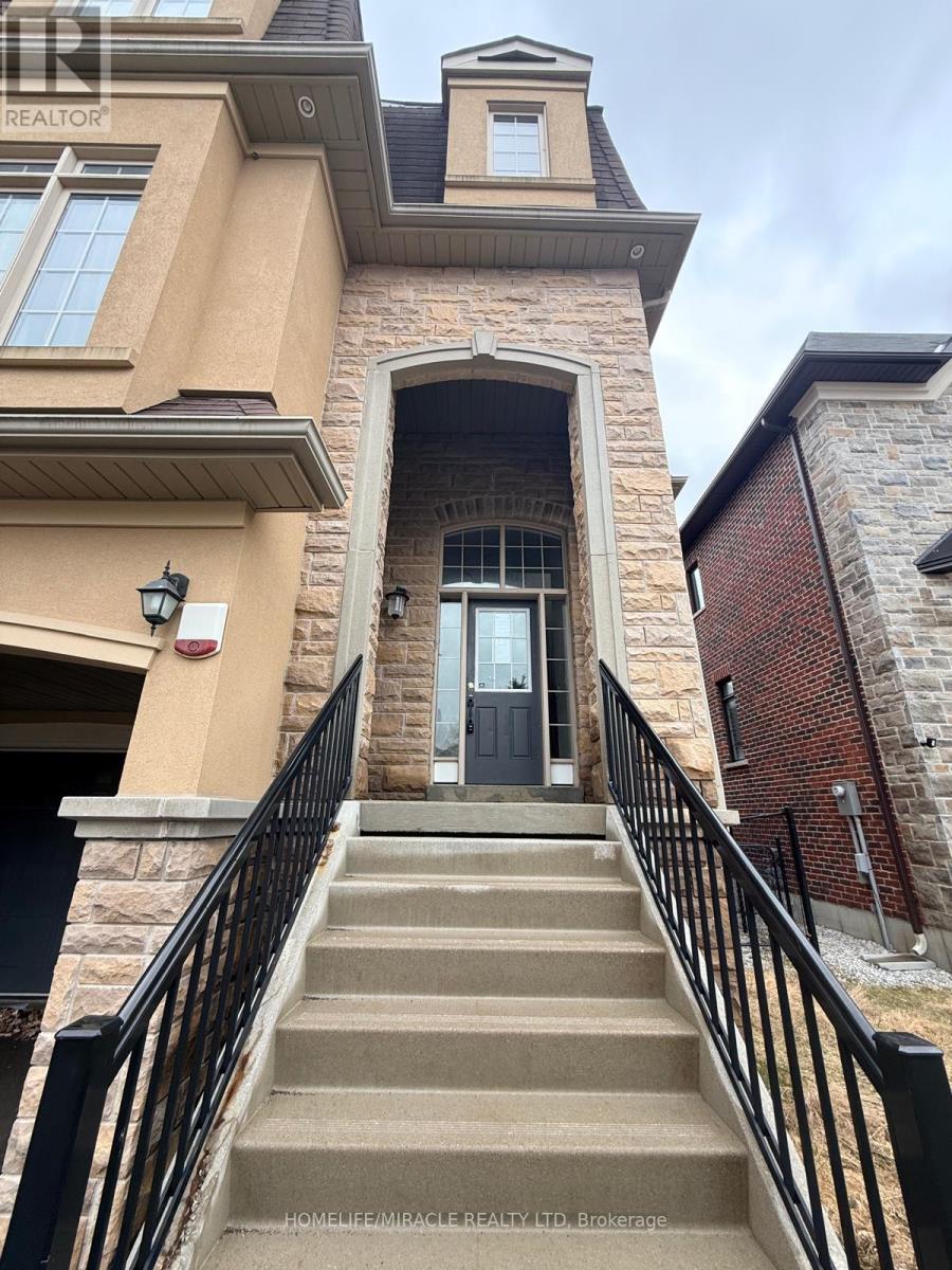 69 Headwater Crescent, Richmond Hill, Ontario  L4E 0T2 - Photo 4 - N13042478