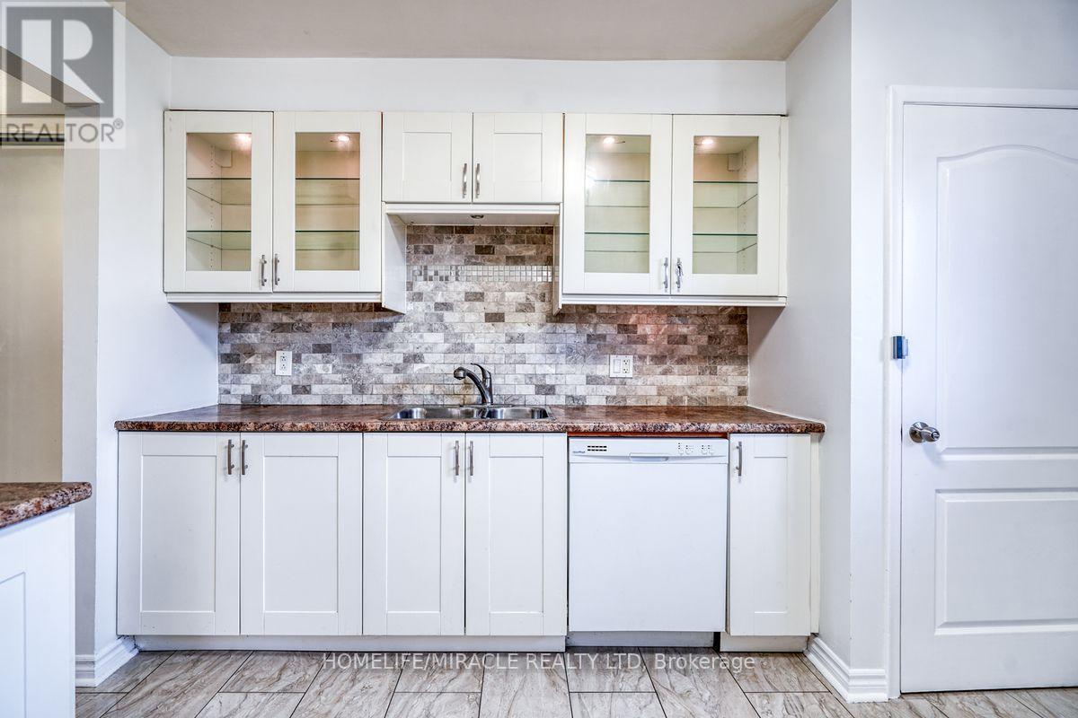 40 Reigate Avenue, Brampton, Ontario  L6V 2E3 - Photo 11 - W13075390