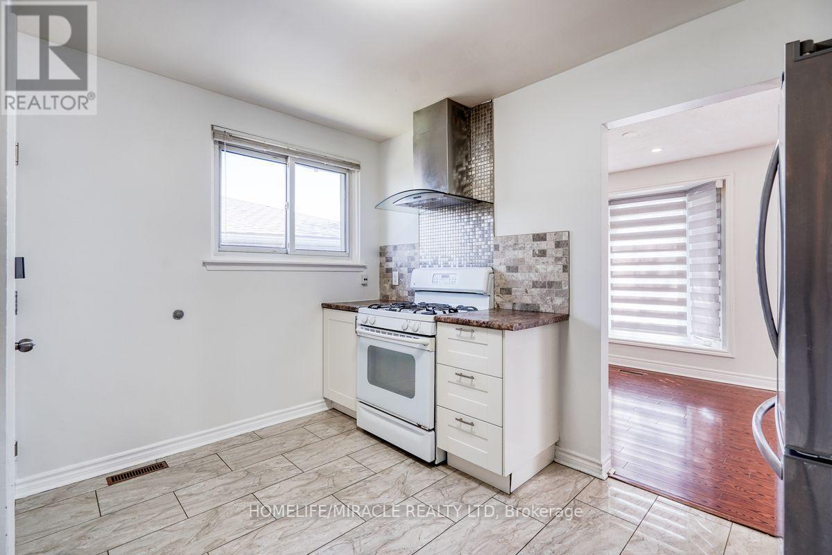 40 Reigate Avenue, Brampton, Ontario  L6V 2E3 - Photo 13 - W13075390