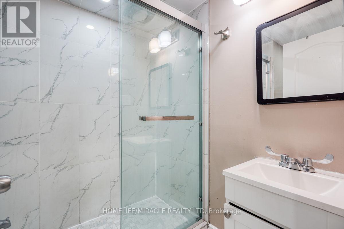 40 Reigate Avenue, Brampton, Ontario  L6V 2E3 - Photo 30 - W13075390
