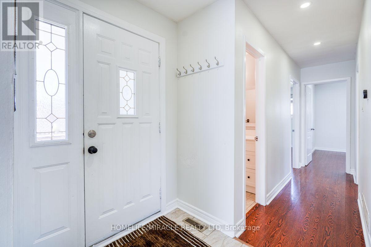 40 Reigate Avenue, Brampton, Ontario  L6V 2E3 - Photo 5 - W13075390