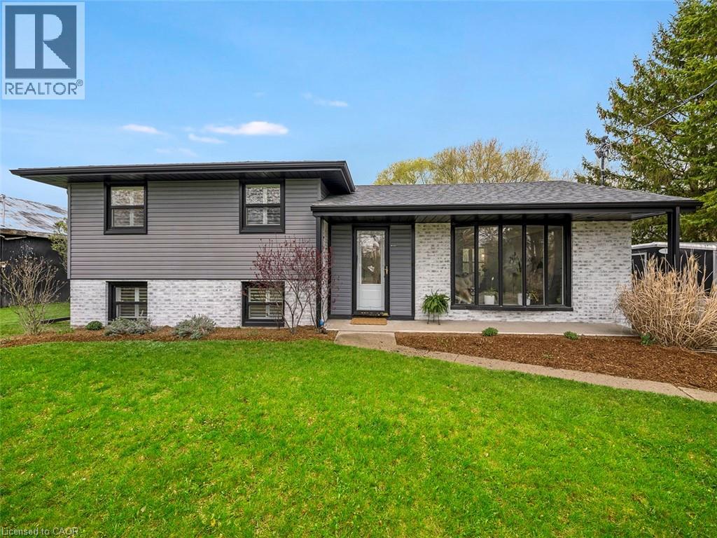 11 War Road, Brantford, Ontario  N3T 5L6 - Photo 2 - 40826509