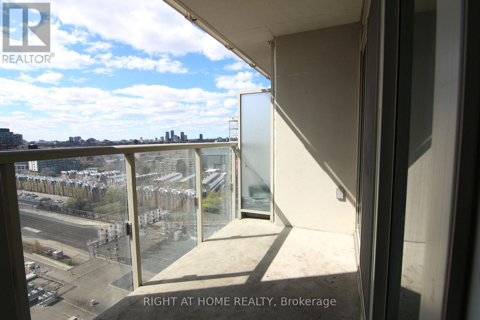 1711 - 125 Western Battery Road, Toronto, Ontario  M6K 3R8 - Photo 20 - C13075404
