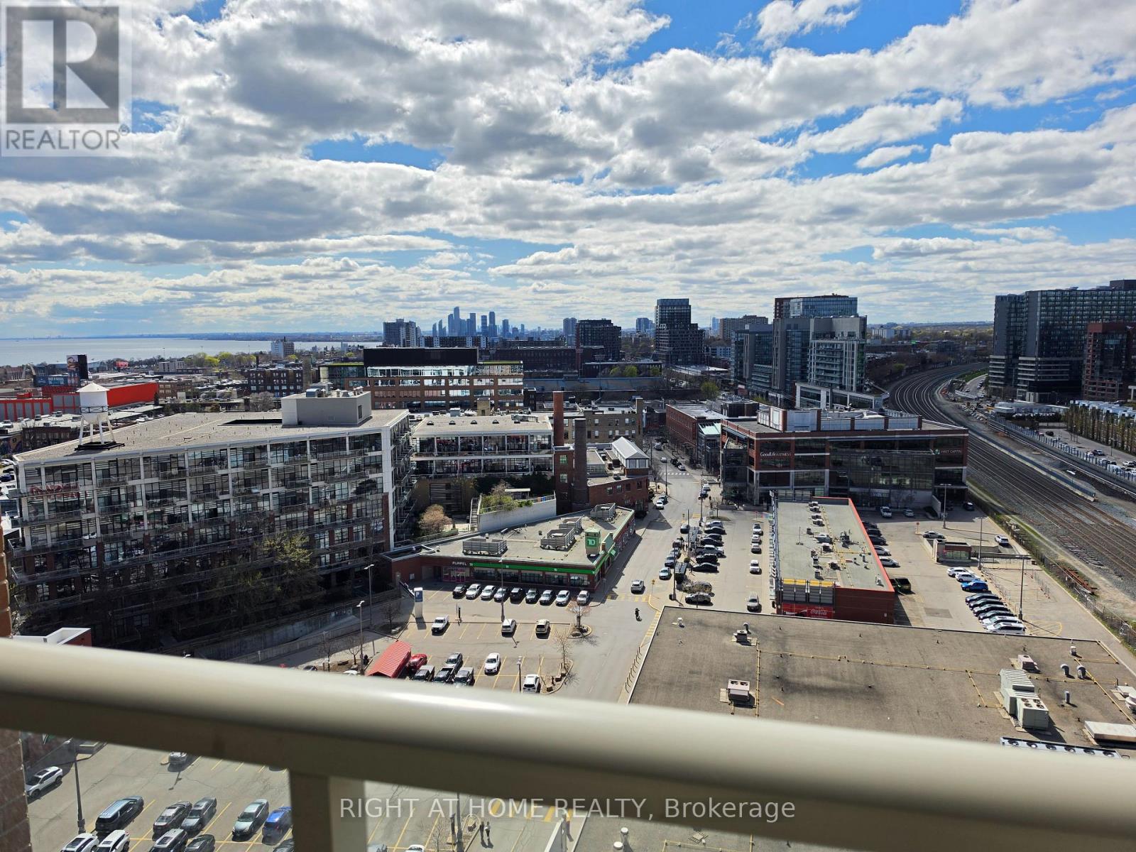 1711 - 125 Western Battery Road, Toronto, Ontario  M6K 3R8 - Photo 21 - C13075404