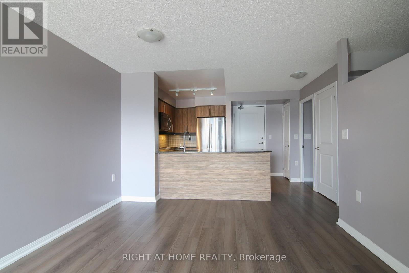 1711 - 125 Western Battery Road, Toronto, Ontario  M6K 3R8 - Photo 4 - C13075404