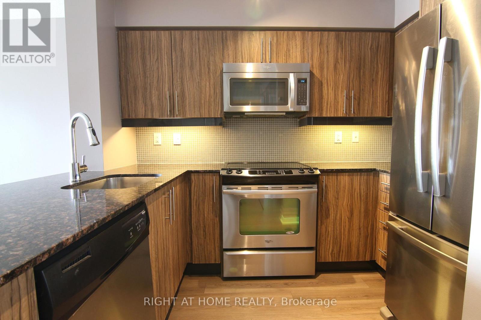 1711 - 125 Western Battery Road, Toronto, Ontario  M6K 3R8 - Photo 7 - C13075404