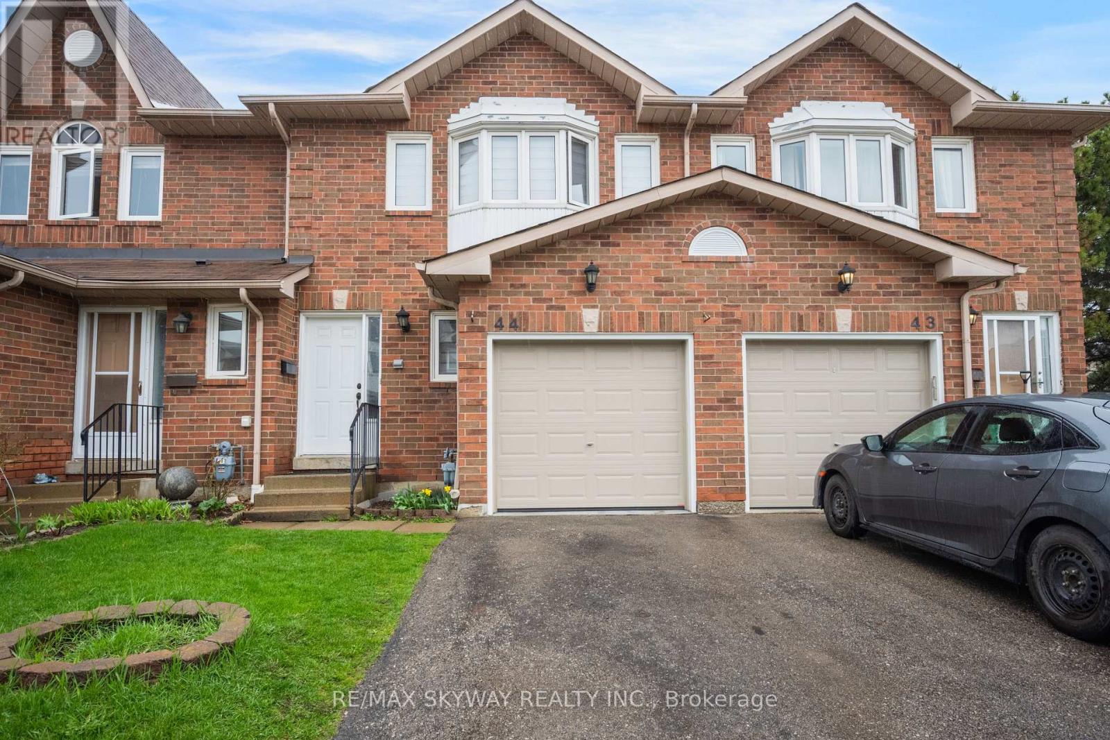 44 - 1485 Torrington Drive, Mississauga, Ontario  L5V 1Y3 - Photo 2 - W13074240