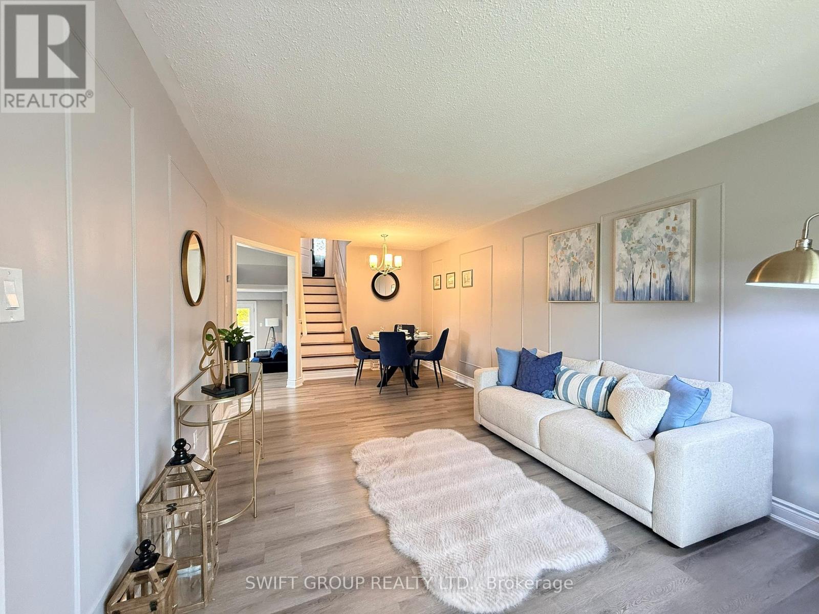 2218 Buttonbush Crescent, Mississauga, Ontario  L5L 1C5 - Photo 3 - W13075400
