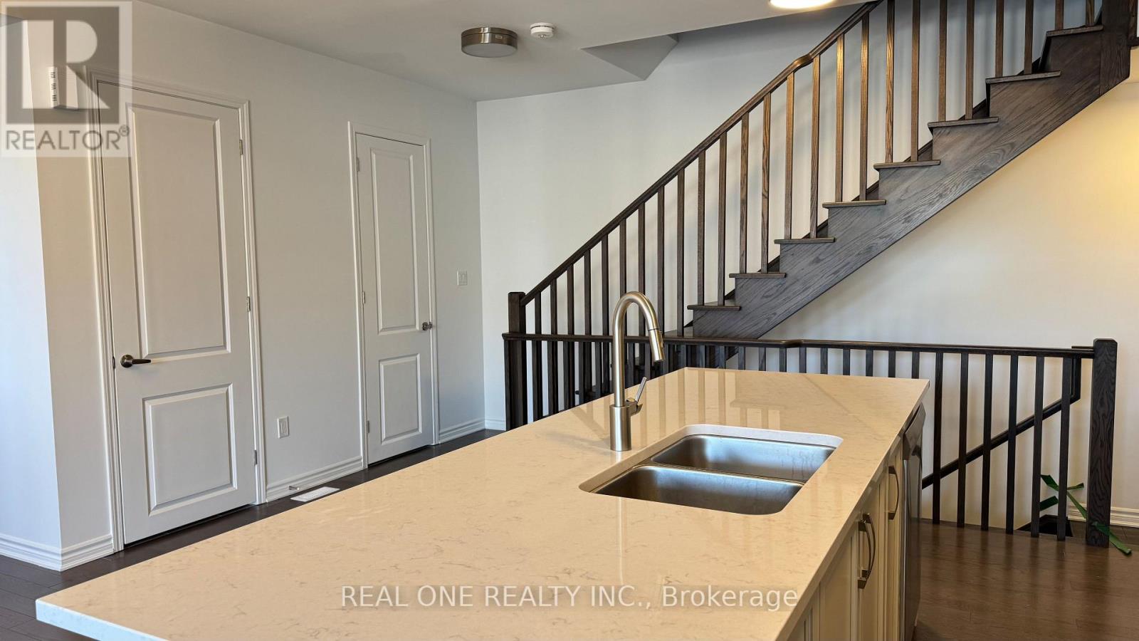 1216 Granary Street, Oakville, Ontario  L6H 7Y3 - Photo 13 - W13075408