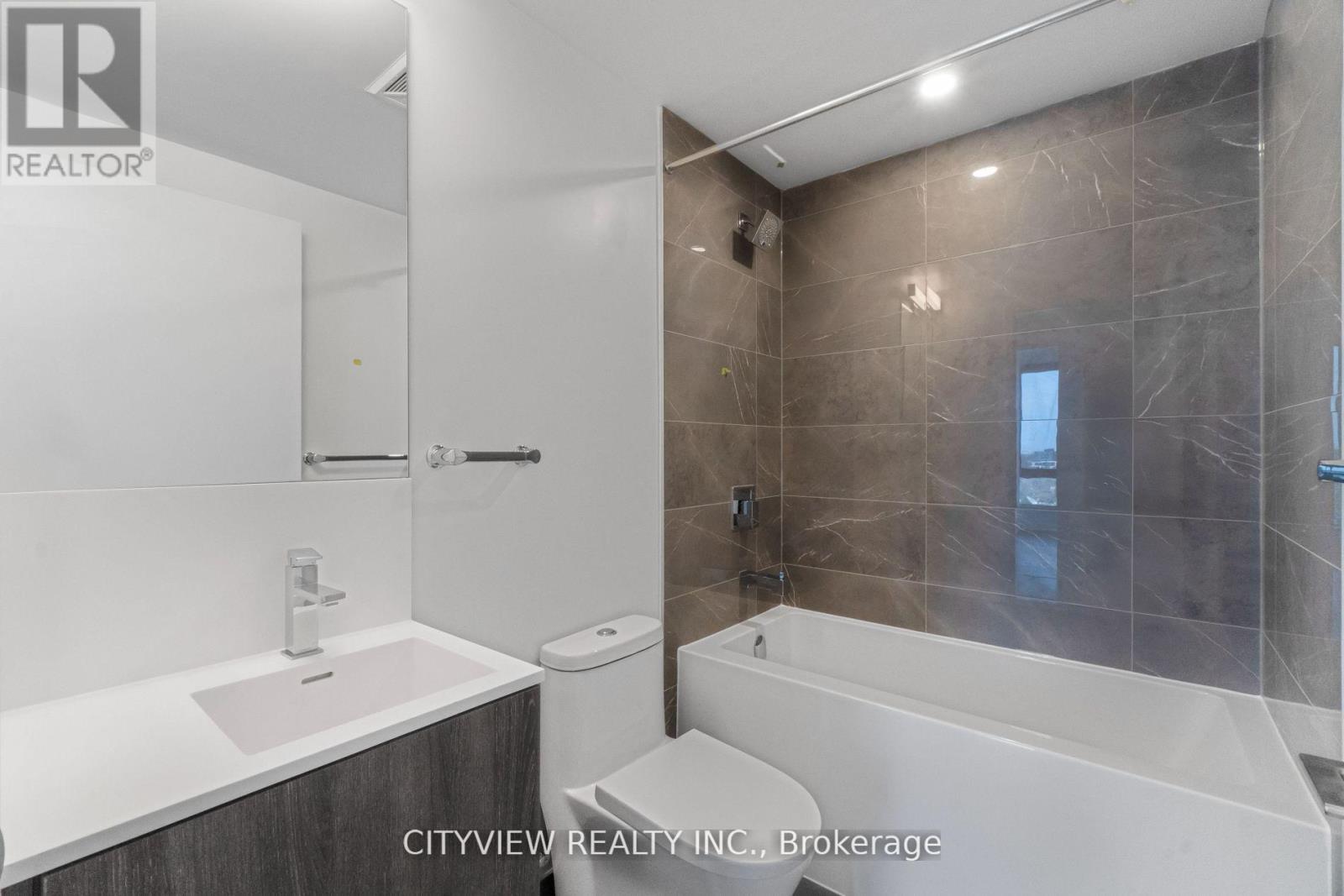 716 - 251 Masonry Way, Mississauga, Ontario  L5H 0B3 - Photo 9 - W13075424