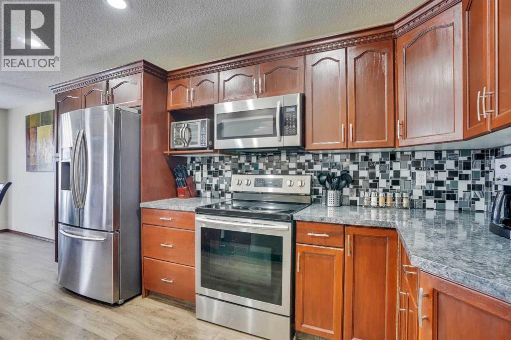 83 Bridlecreek Heath SW, Calgary, Alberta  T2Y 3N5 - Photo 6 - A2299197