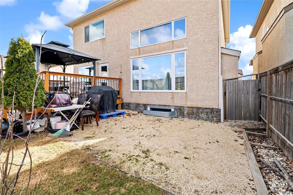 235 Mosselle Drive, Winnipeg, Manitoba  R2P 1N7 - Photo 35 - 202608292