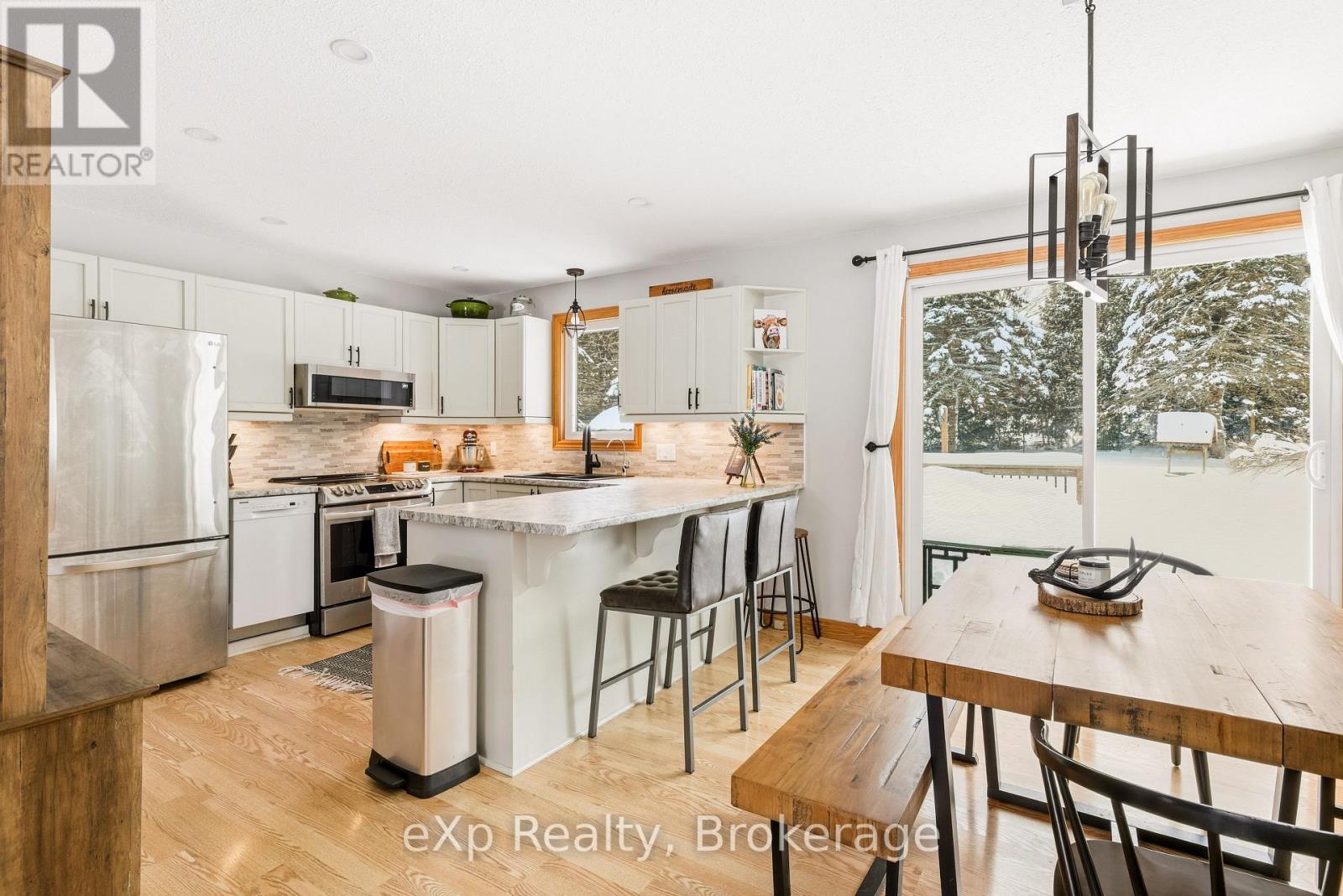 230 Saugeen Street, Grey Highlands, Ontario  N0C 1K0 - Photo 13 - X12723988