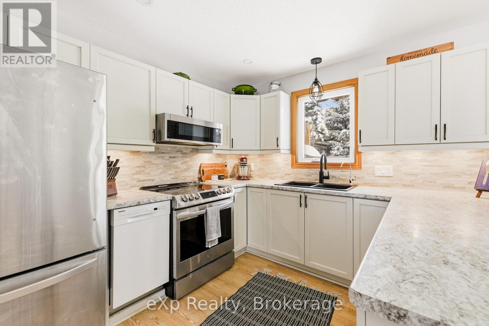 230 Saugeen Street, Grey Highlands, Ontario  N0C 1K0 - Photo 11 - X12723988