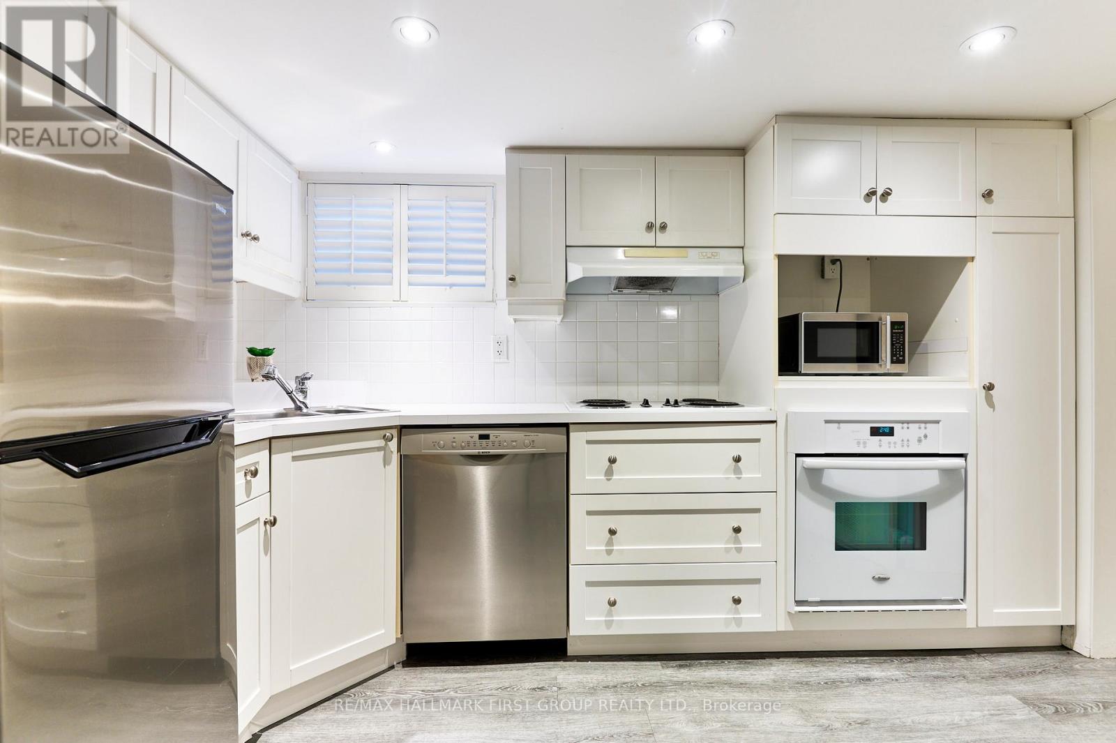Lower - 207 Bayview Heights Drive, Toronto, Ontario  M4G 2Z4 - Photo 4 - C13075440