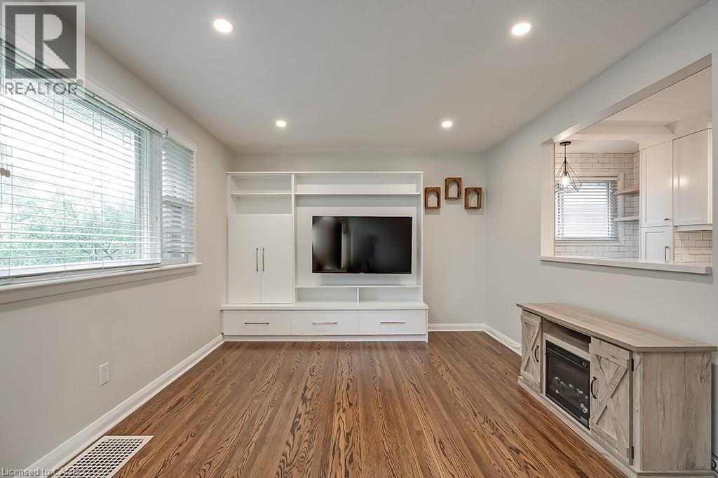 66 East 41st Street Unit# Upper, Hamilton, Ontario  L8T 2Z6 - Photo 3 - 40826292