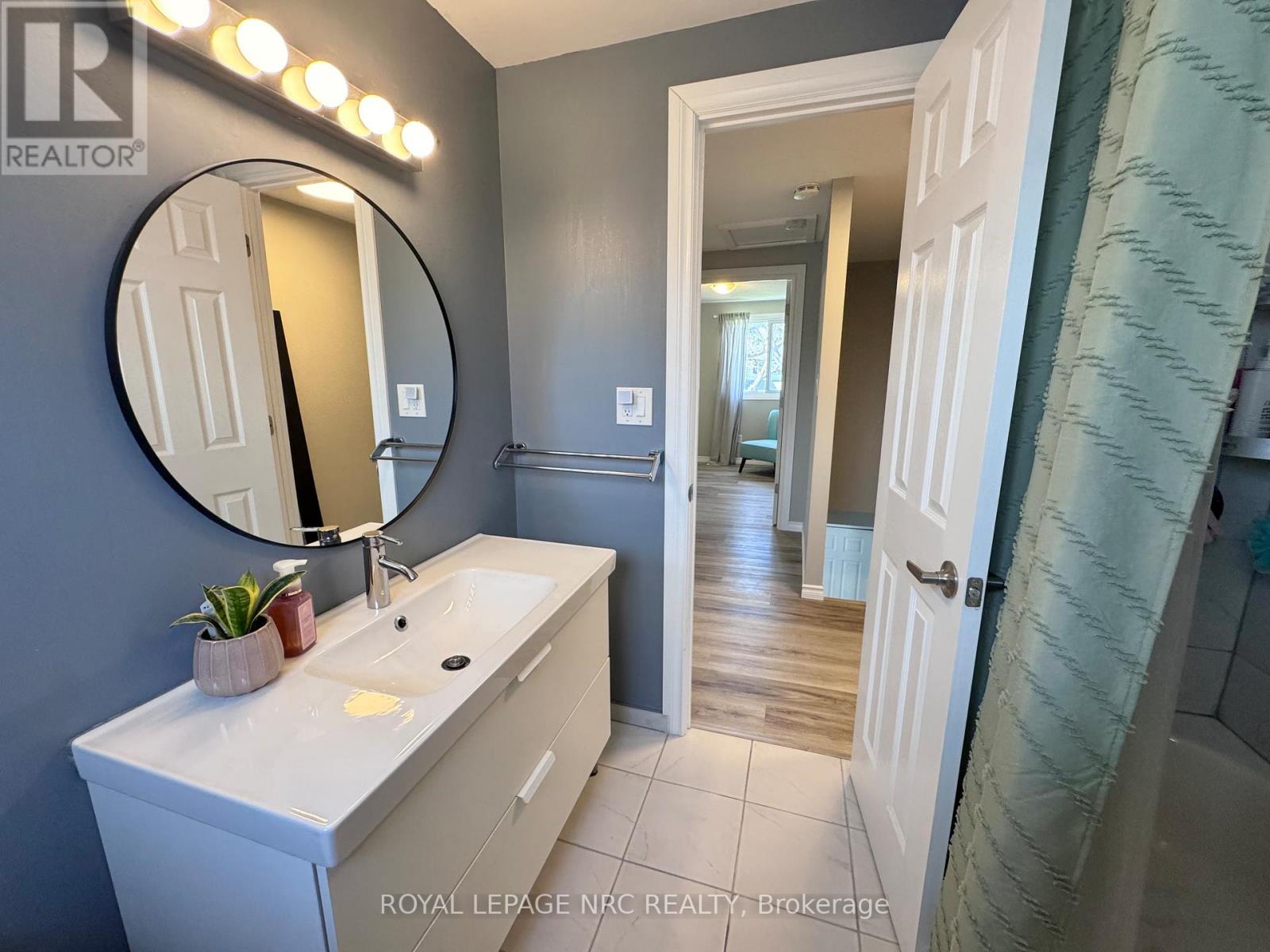 10 Lafayette Drive, St. Catharines, Ontario  L2N 6C2 - Photo 10 - X13075454