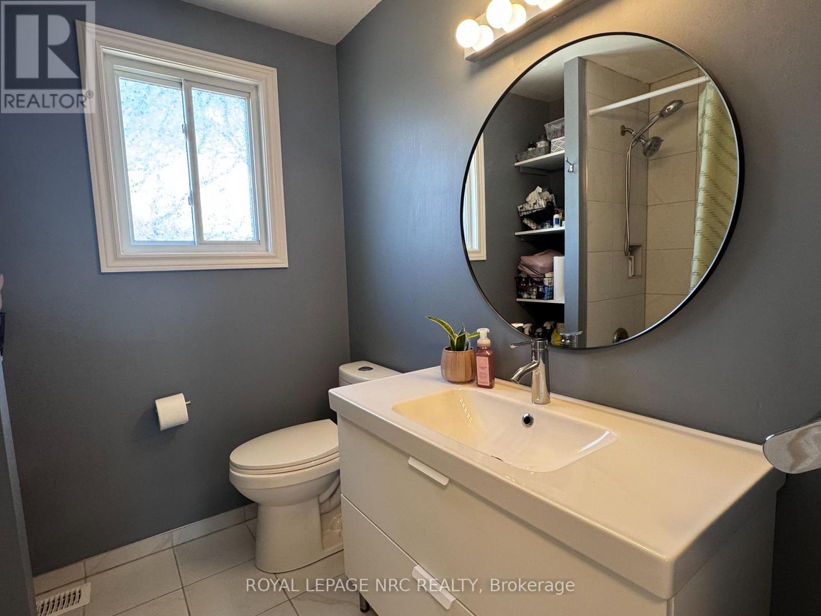 10 Lafayette Drive, St. Catharines, Ontario  L2N 6C2 - Photo 9 - X13075454