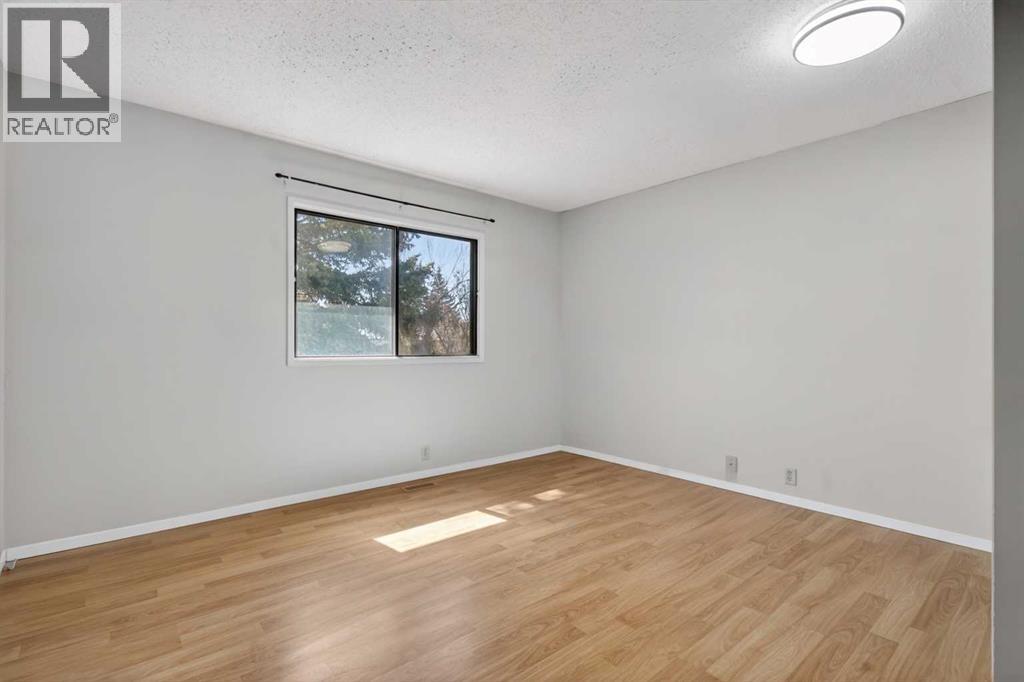 900 Abbeydale Drive NE, Calgary, Alberta  T2A 5Y1 - Photo 15 - A2307433