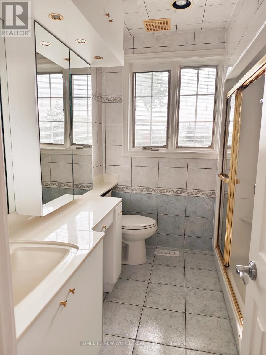 18 Olsen Drive, Toronto, Ontario  M3A 3J2 - Photo 13 - C13075428