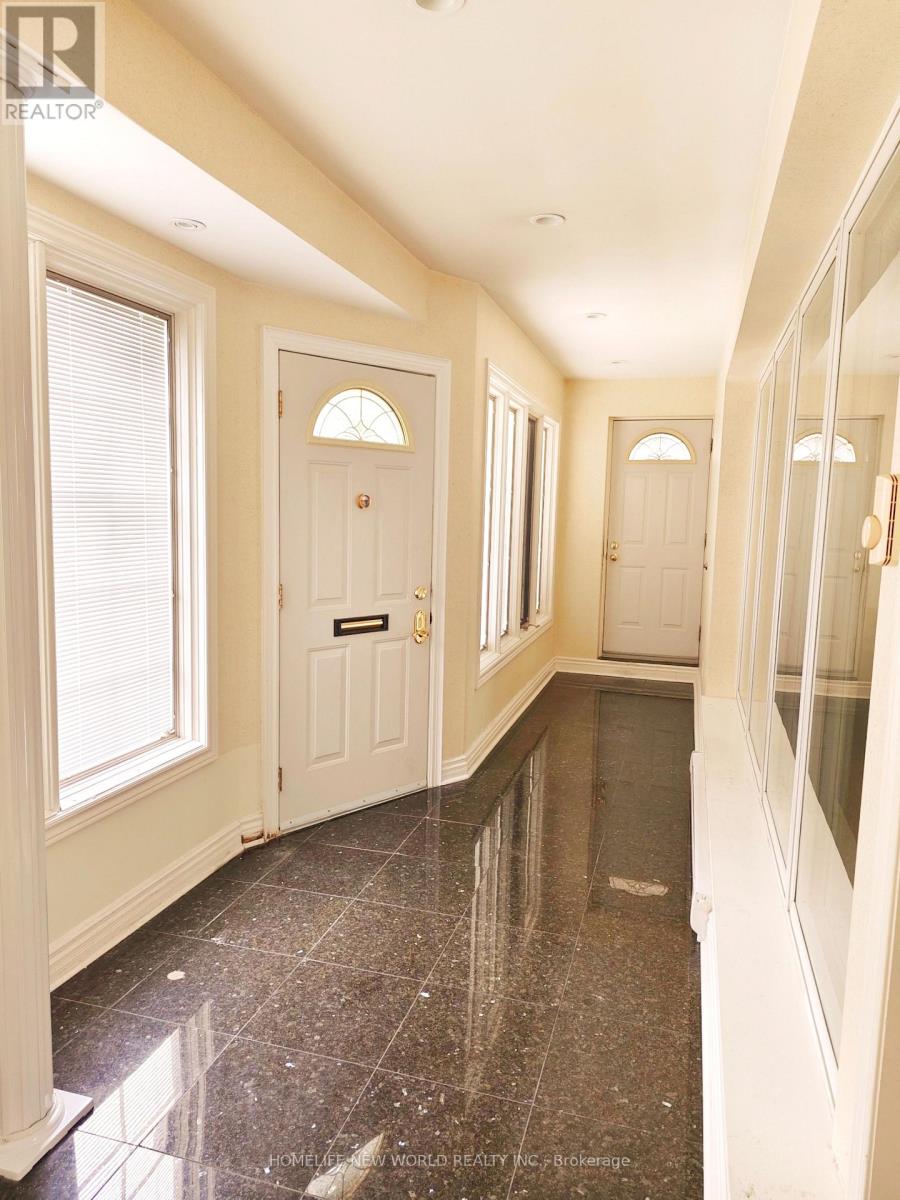 18 Olsen Drive, Toronto, Ontario  M3A 3J2 - Photo 2 - C13075428