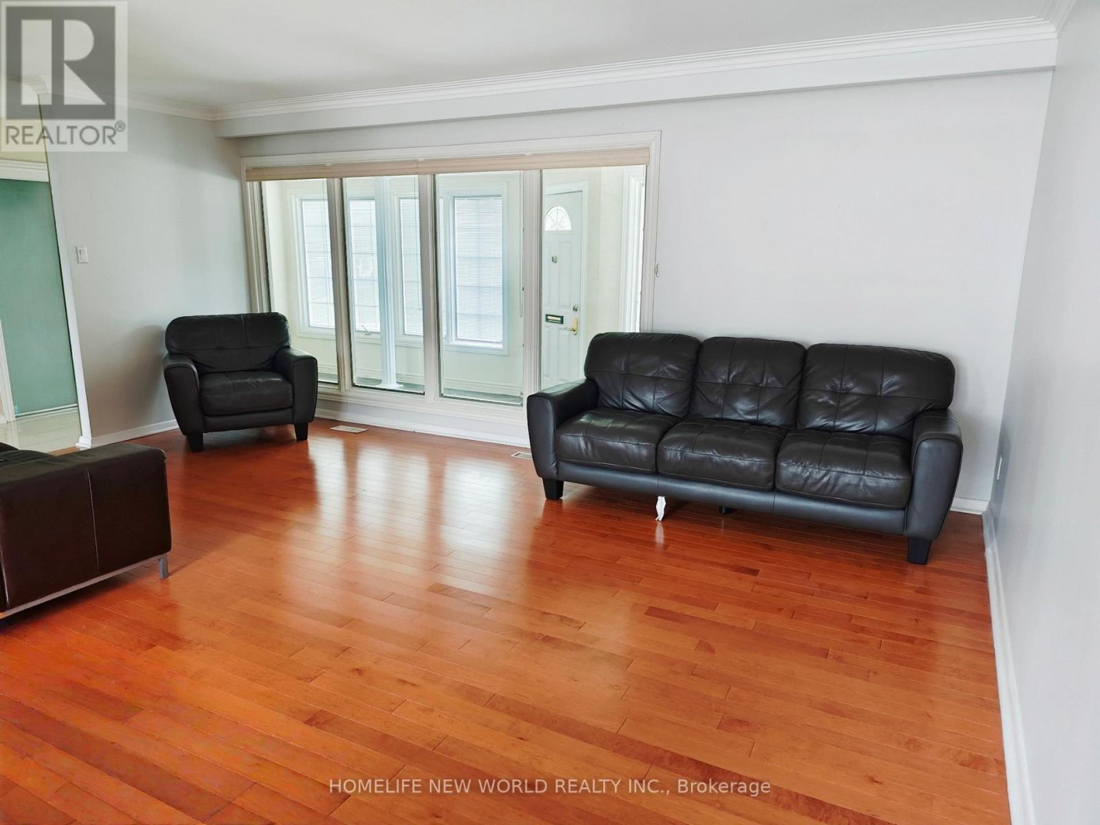 18 Olsen Drive, Toronto, Ontario  M3A 3J2 - Photo 4 - C13075428