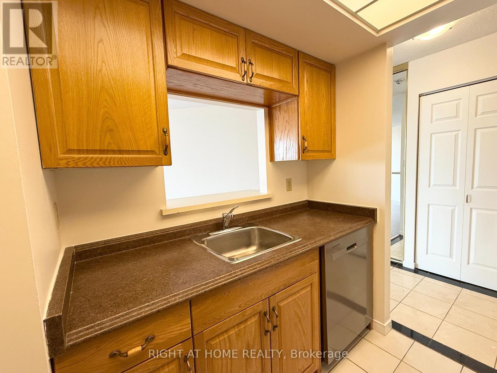 410 - 5 Concorde Place, Toronto, Ontario  M3C 3M8 - Photo 7 - C13075478