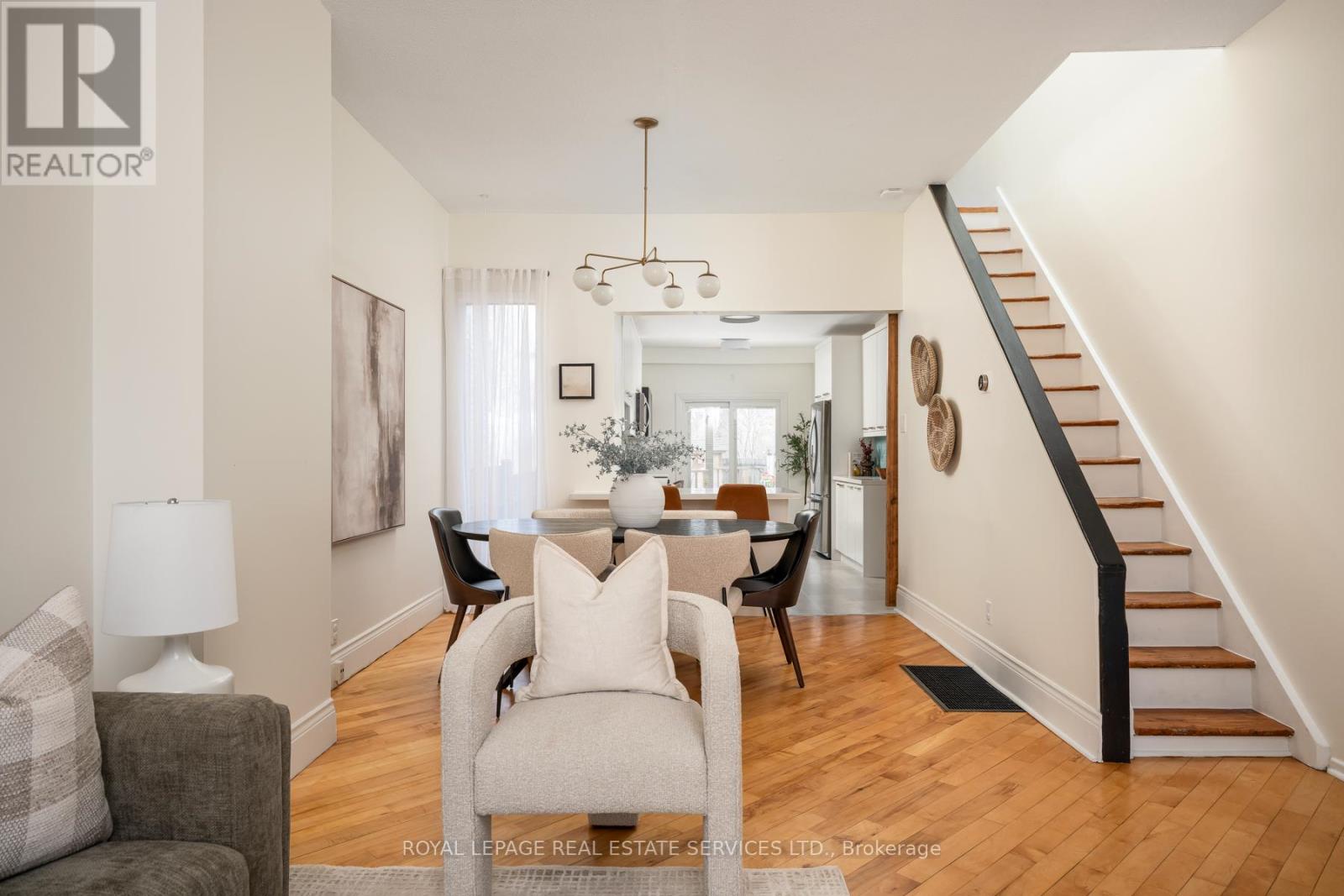 164 Munro Street, Toronto, Ontario  M4M 2B9 - Photo 4 - E13075432