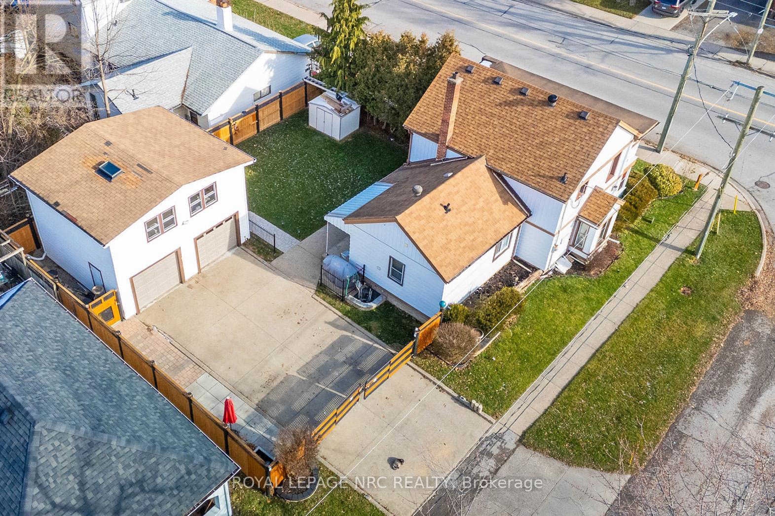 85 Pine Street S, Thorold, Ontario  L2V 3L8 - Photo 2 - X12837418