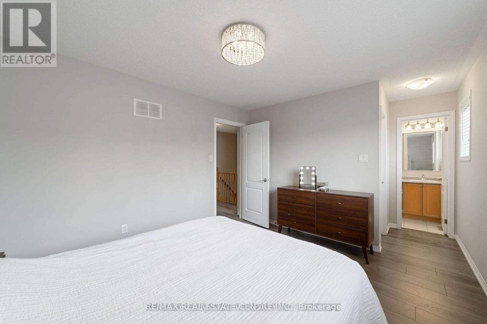 809 Stark Circle, Milton, Ontario  L9T 6Y7 - Photo 13 - W13075492