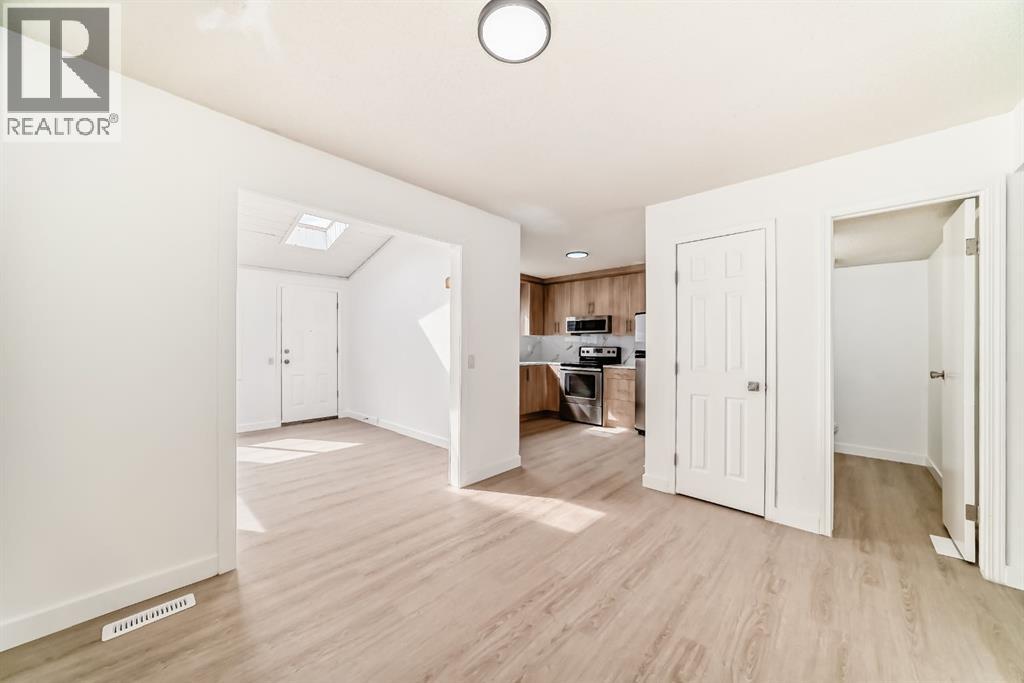 4327 38 Street Ne, Calgary, Alberta  T1Y 5E6 - Photo 8 - A2304883