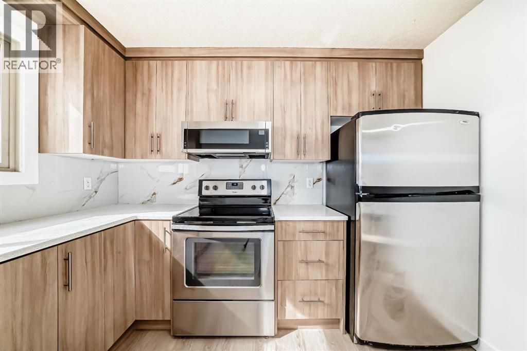 4327 38 Street Ne, Calgary, Alberta  T1Y 5E6 - Photo 4 - A2304883