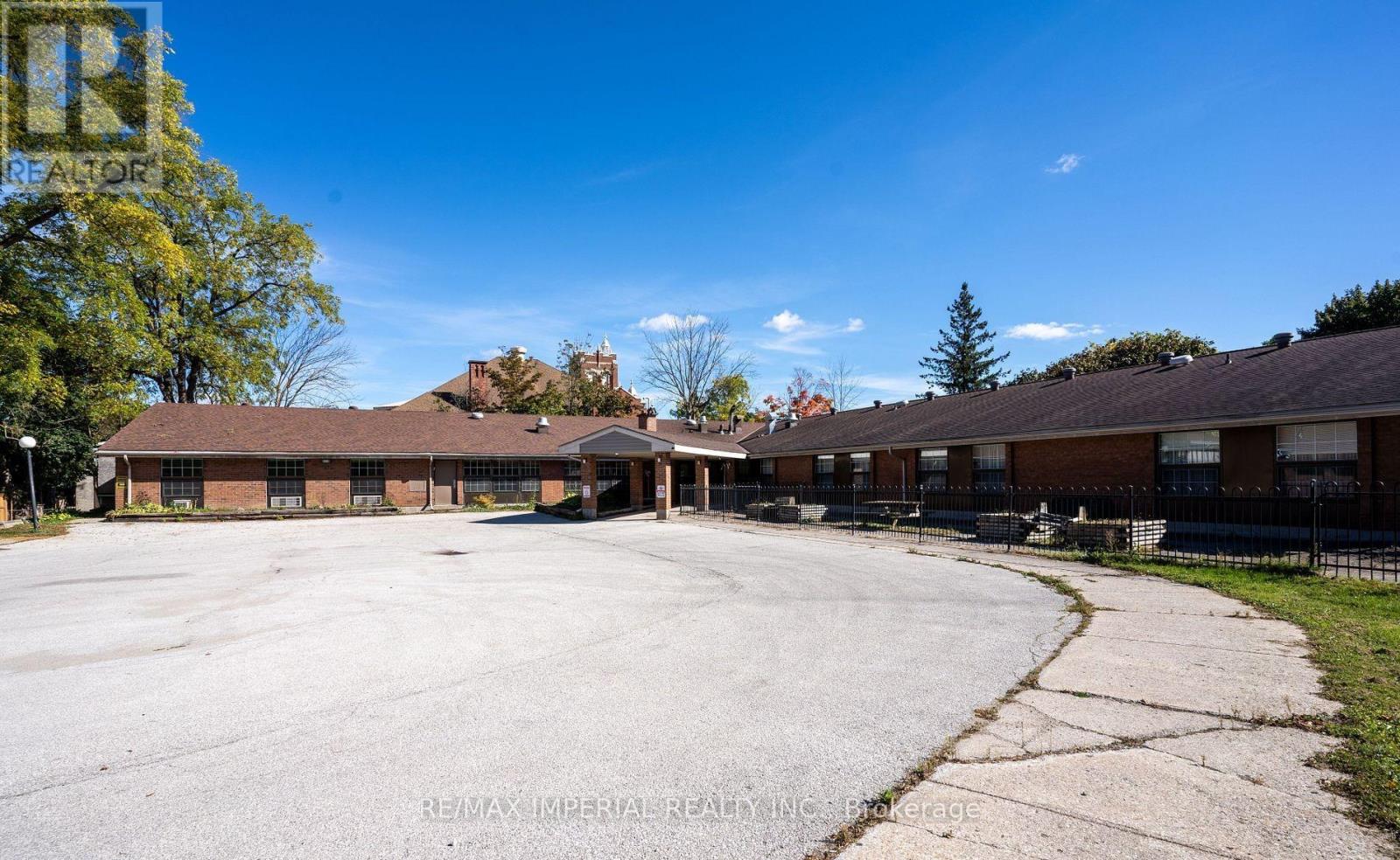 1029 4th Avenue W, Owen Sound, Ontario  N4K 4W1 - Photo 2 - X13075438